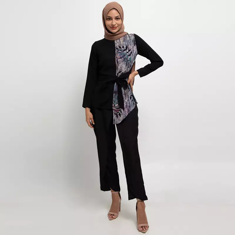 Safi Blouse In Blue Leaf Print