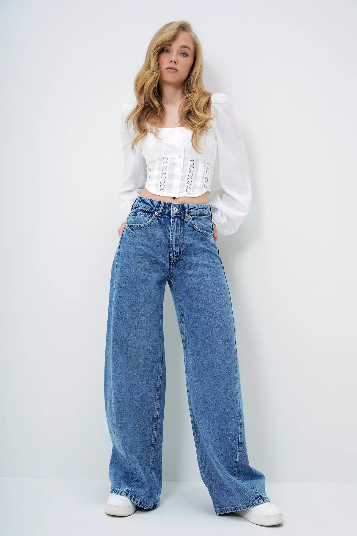 Women Blue High Waist Vintage Washed Buggy Cut Jean Pants Alc-X13952