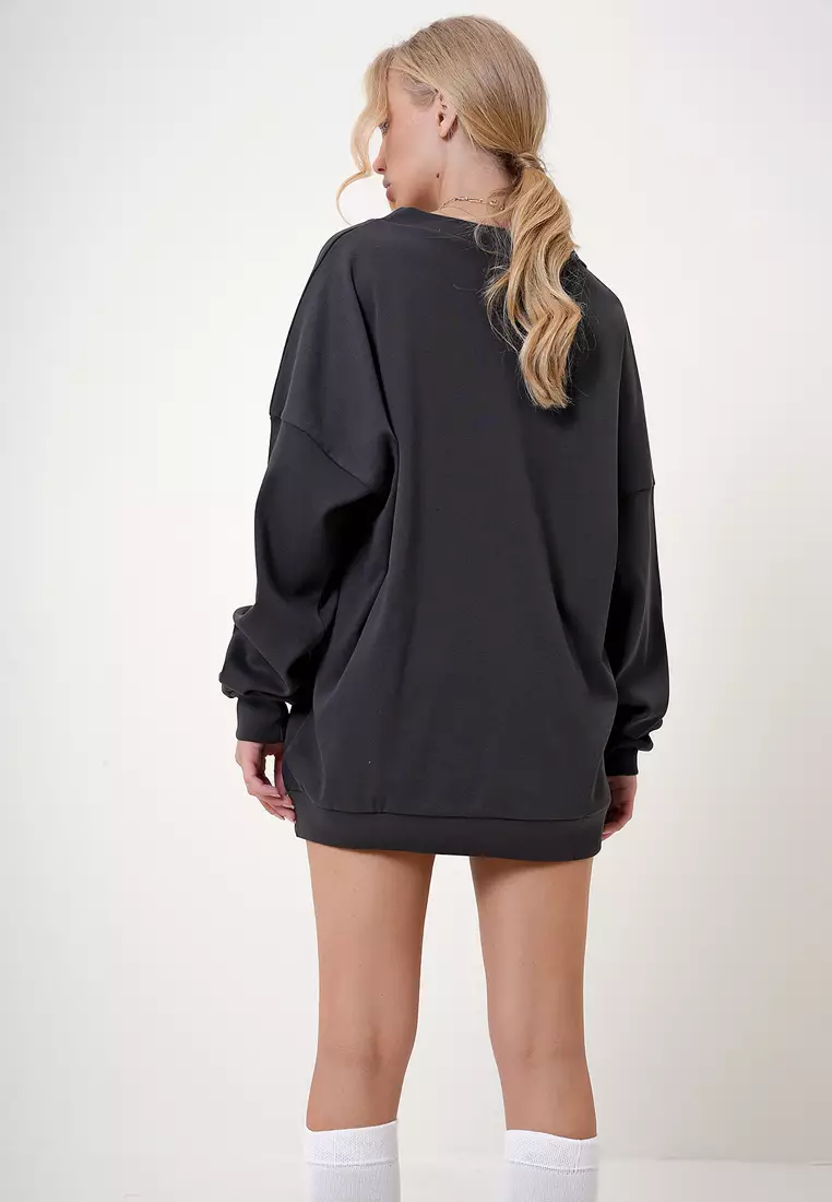 Snap Button Collar Sweatshirt