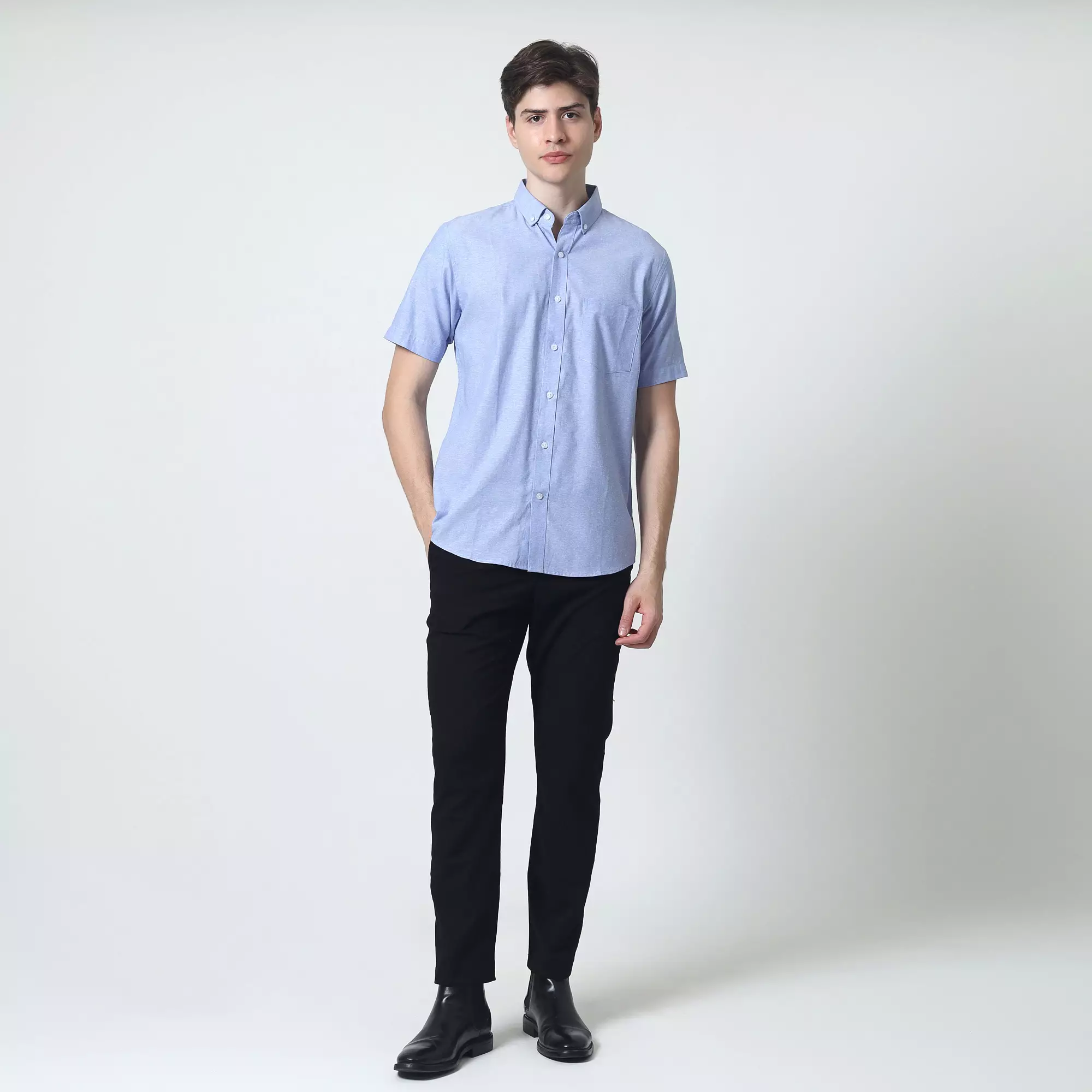 Cotton Well Ben Short Sleeve Oxford Shirt Light Blue | Kemeja Pria Lengan Pendek Basic Polos Biru Muda
