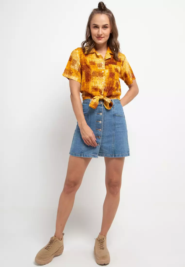Nade FTA10 KCK Kemeja Crop Knot Abstrak Kuning