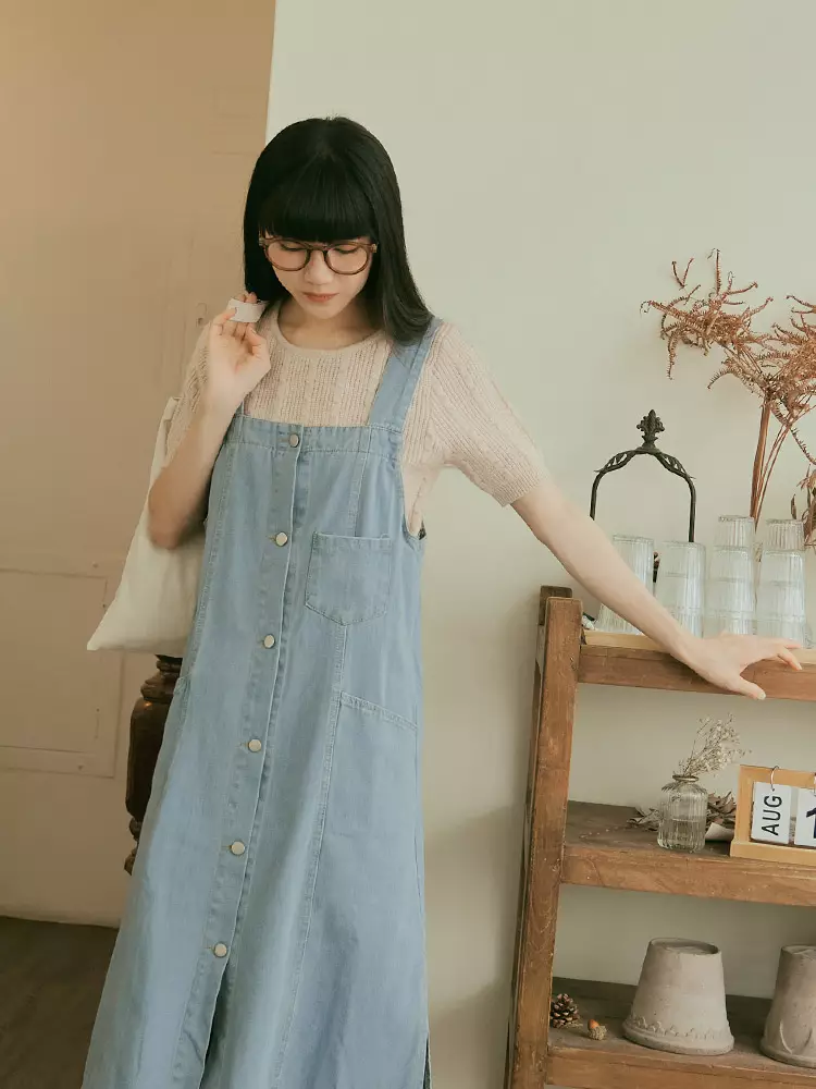 Elbow top length sweater
