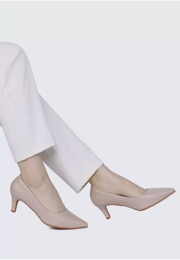 Alvina Widefit Comfy Heels In Almond