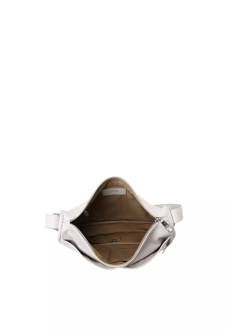 Slip Pockets Shoulder Bag - Off White