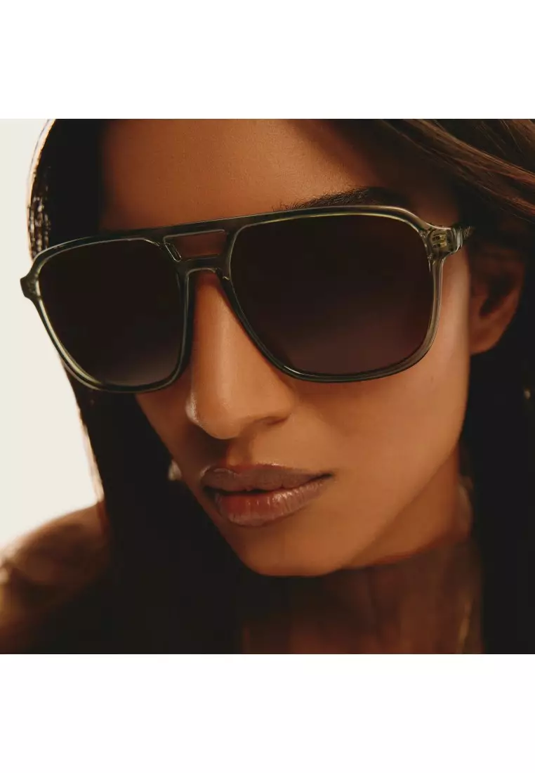 QUAY On The Fly Large Sunglasses - Oat/Sepia