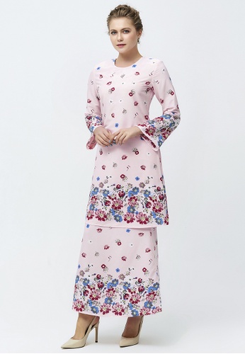 Buy Teeny Flower Placement Prints Baju Kurung from Era Maya in Pink only 199