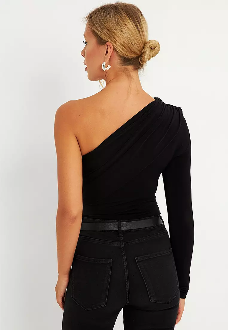 Buy Cool & Sexy Cross Neck Single Sleeve Snap Bodysuit Online | ZALORA ...