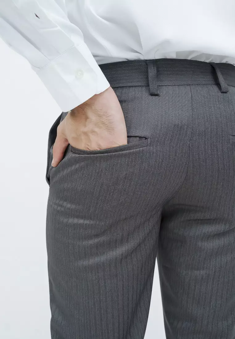 Celana panjang slim fit pria kerja formal garis halus abuabu houseofcuff