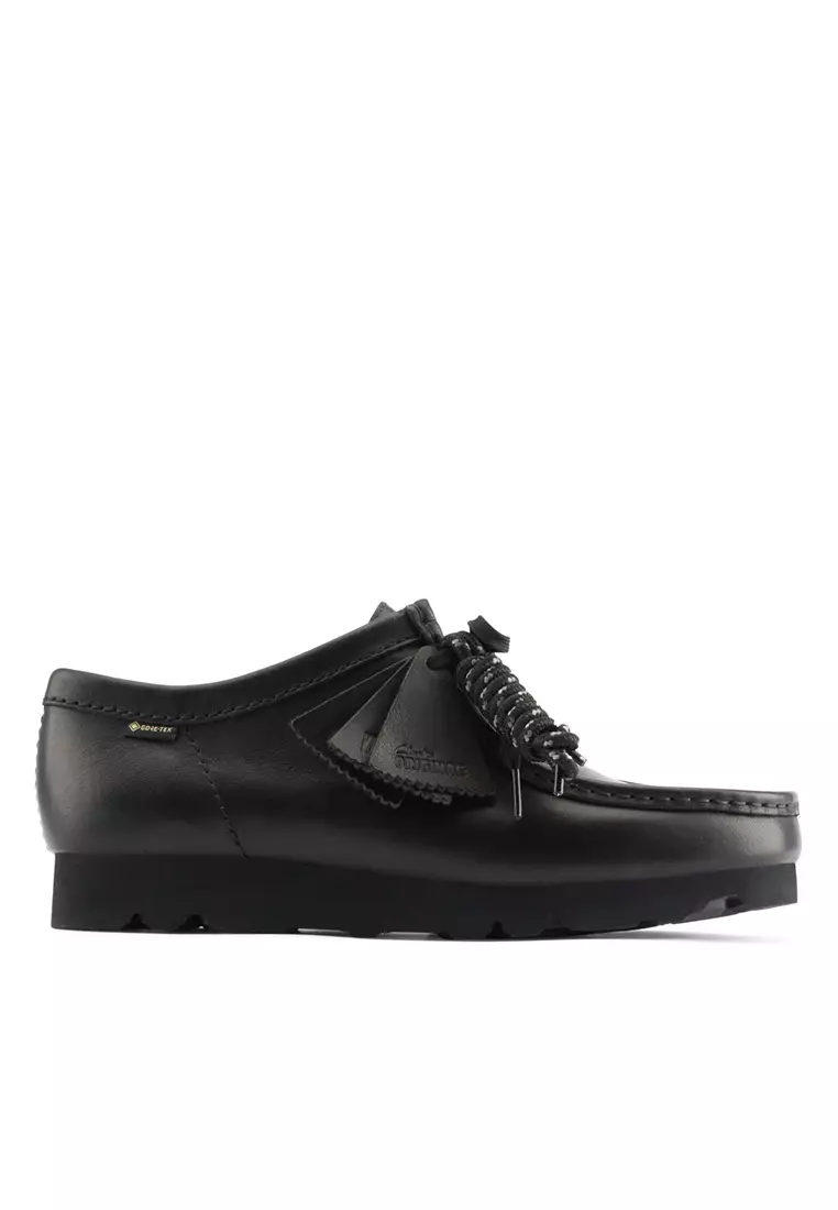 Buy Clarks Mens WallabeeGTX Shoes - Blk/Black Lea 2026 Online | ZALORA