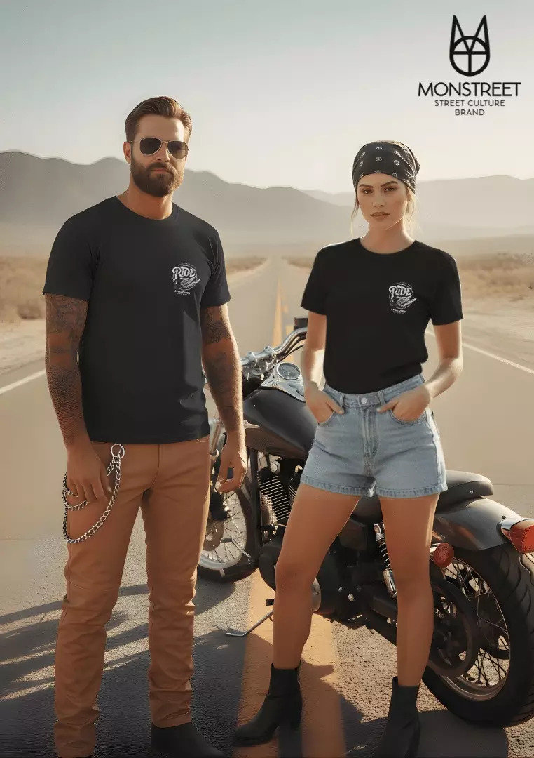 Monstreet Kaos Katun Combed 24S Grafis Reguler Fit Hitam Tshirt UTR228 Cotton Combed 24S Graphic Tshirt Regular Fit Black Tshirt