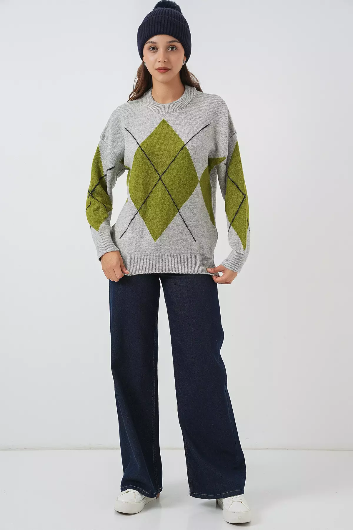 Oversized Knitwear Sweater with Diamond Pattern