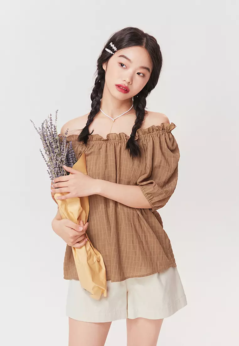 Off Shoulder Short Sleeve Pleated Blouse