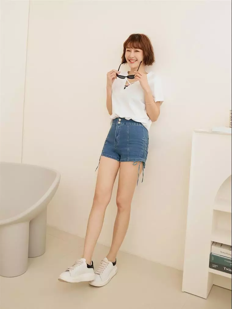 Solid color cotton cross V-neck curved hem short-sleeve top [AB18726]