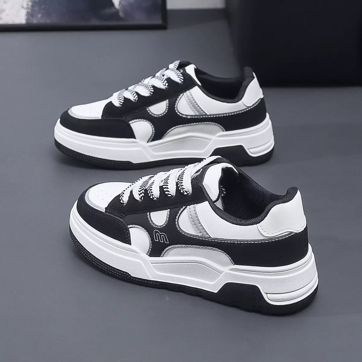 Sneakers Cewek Modis Kasual Sepatu Wanita Motif Simpel Q2516