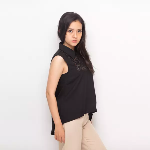 Kati Blouse In Black w/ Black Lace Print