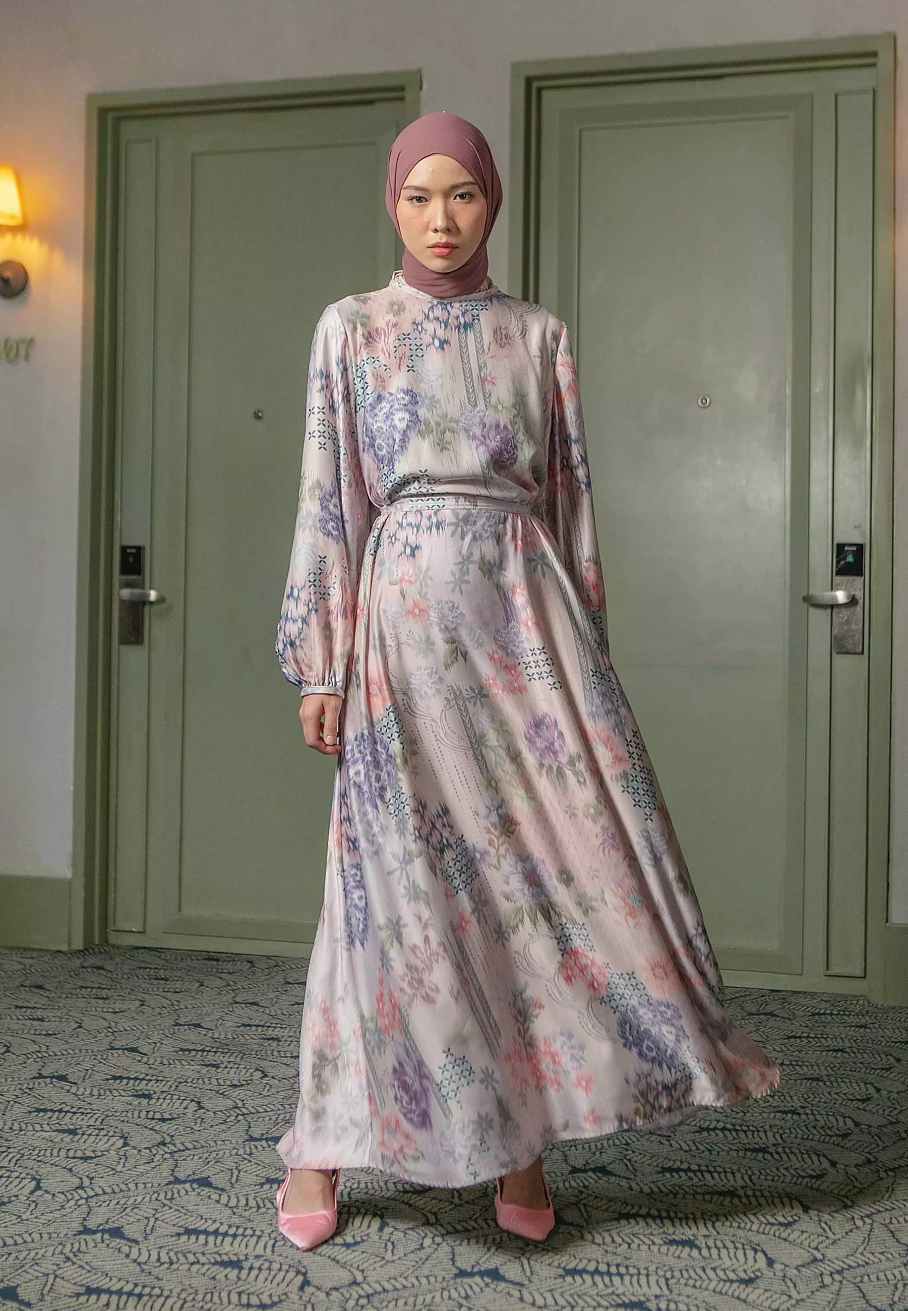 HijabChic Allium Orchid Purple Dress - Dress Lebaran Sarimbit Satin Motif Bunga Elegan Tali Pinggang