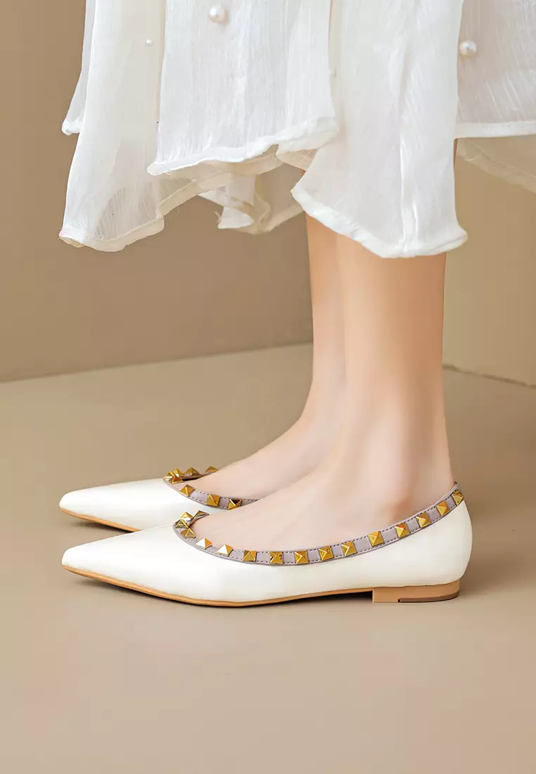 Pointed Rivets Microfiber Leather Flat Shoes WW2023-32