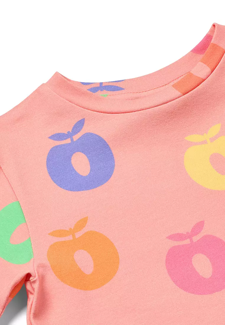T-shirt with apples