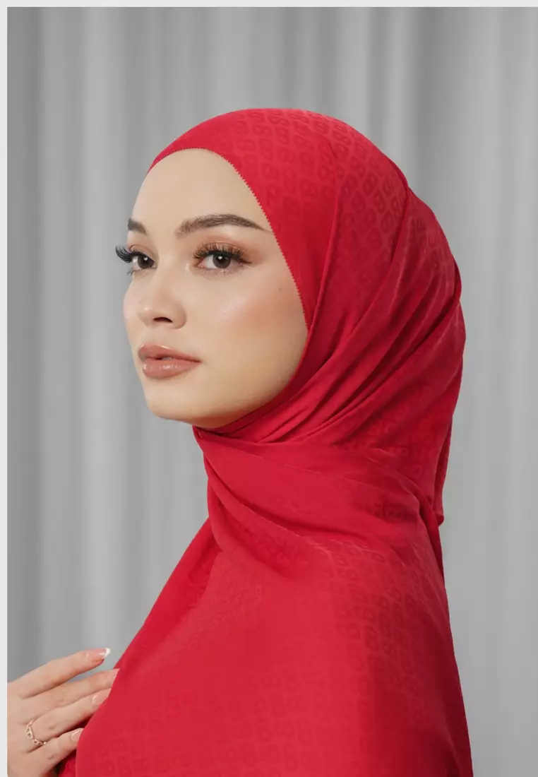 Tapis Satin Jacquard Shawl - Scarlet