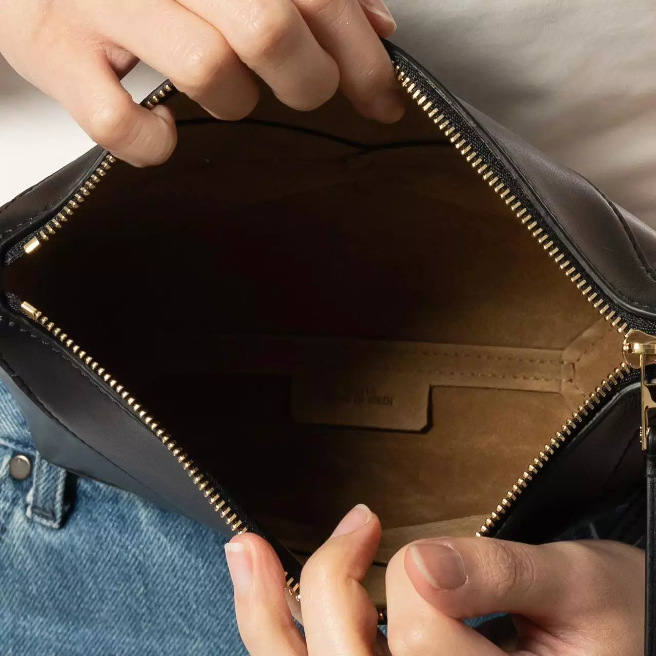 Puzzle Fold in Shiny Nappa Calfskin Pouch Black