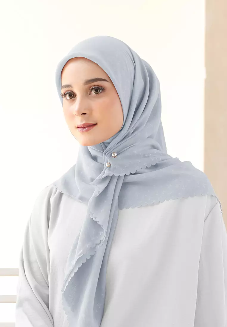 Rada Embossed Square | Hijab Polycotton Scarf Segiempat - Glacier Grey