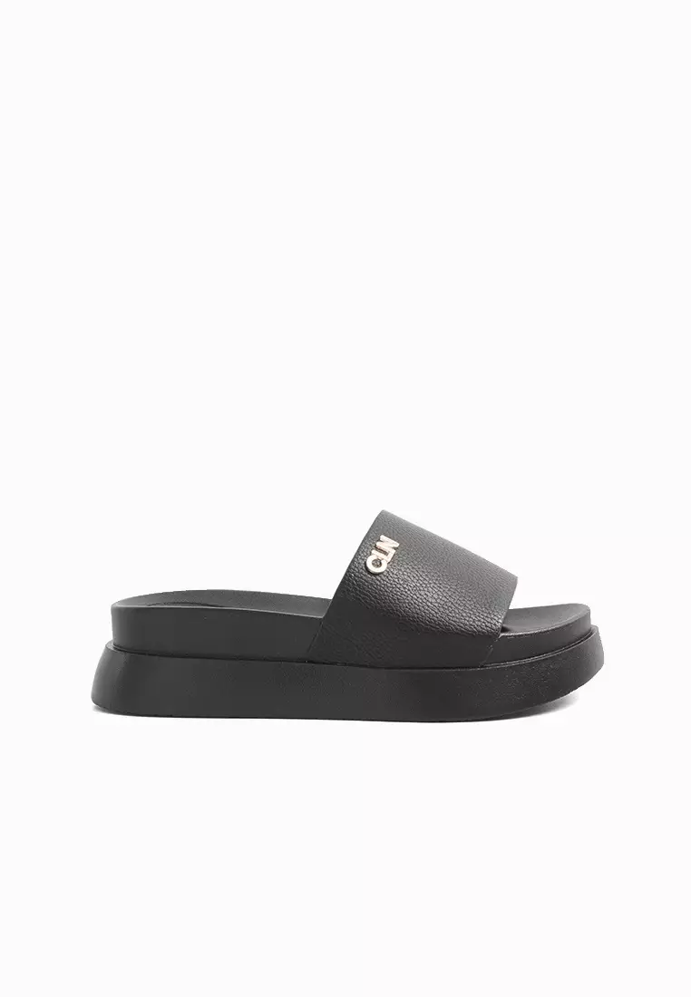 Discount on CLN  shoes - SKU: Seyma Wedge Slides