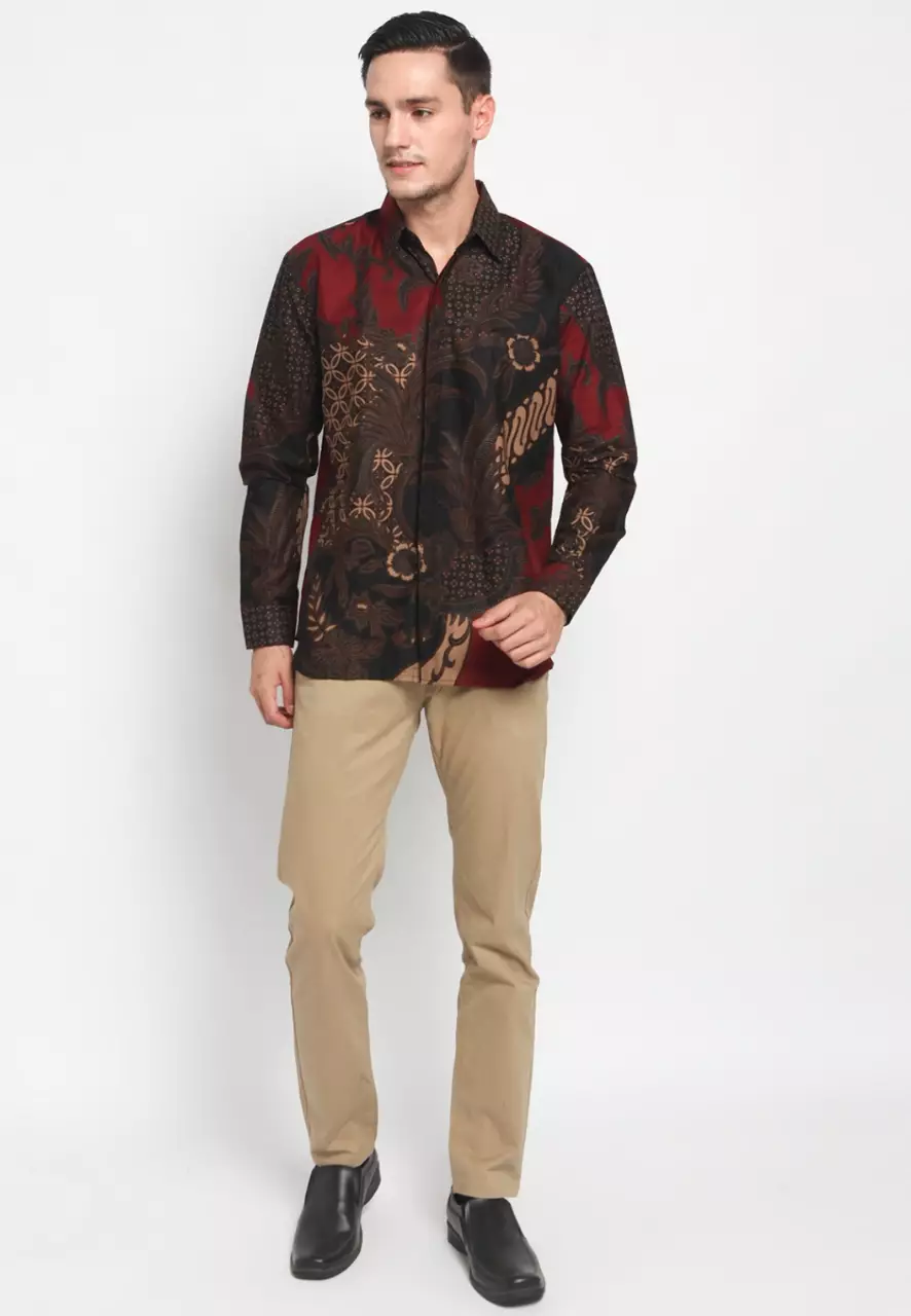 Kemeja Batik Pria Premium Slimfit Elegant Modern Lengan Panjang Kamajaya Maron