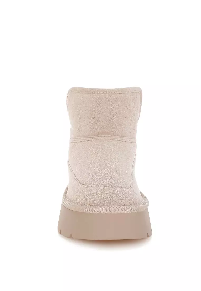 Sepatu Bot Salju Bertumit Tebal di Pasir