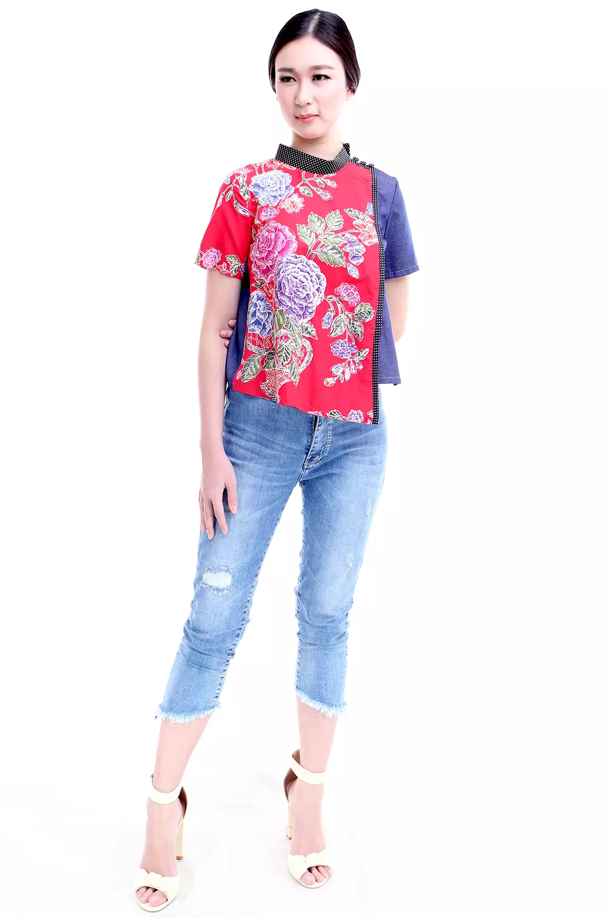Sembrodo Mawar Merah Blouse Batik