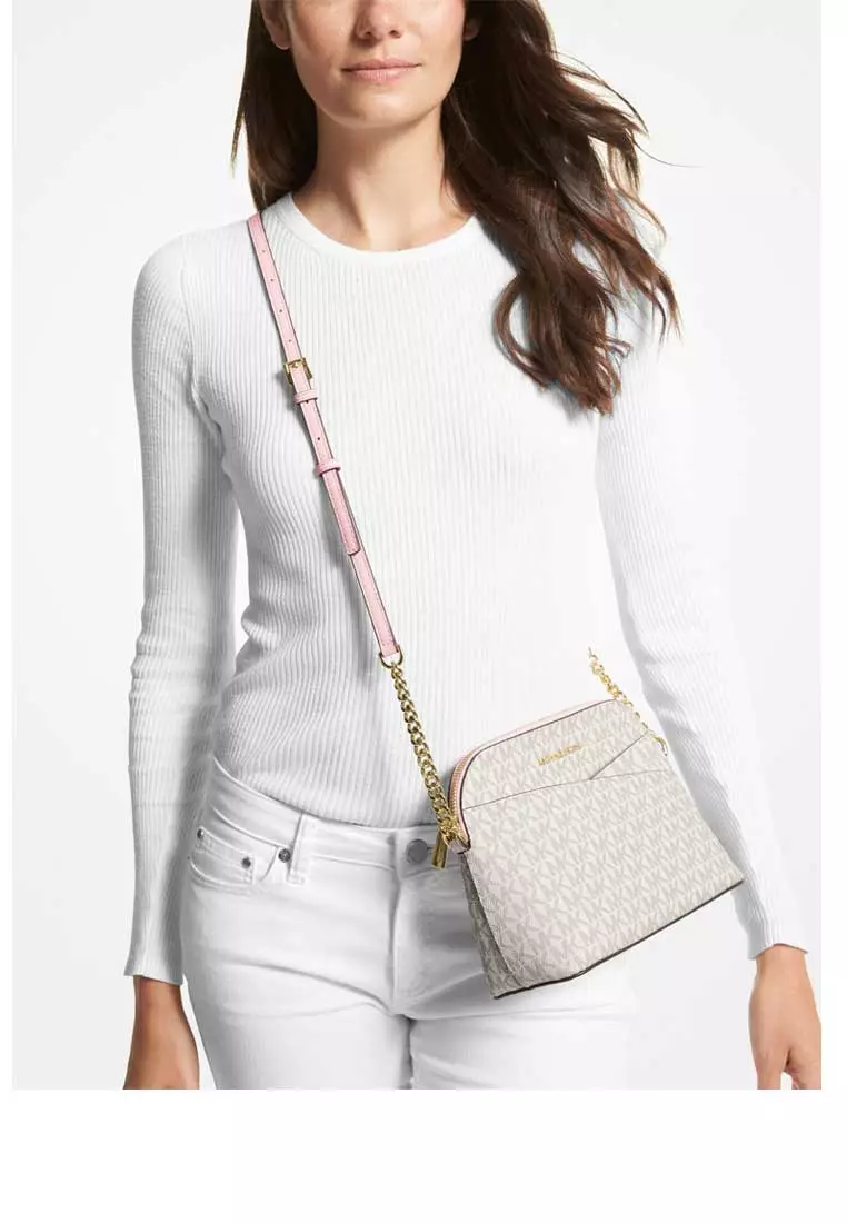 Jet Set Travel Medium Logo Dome Crossbody Bag