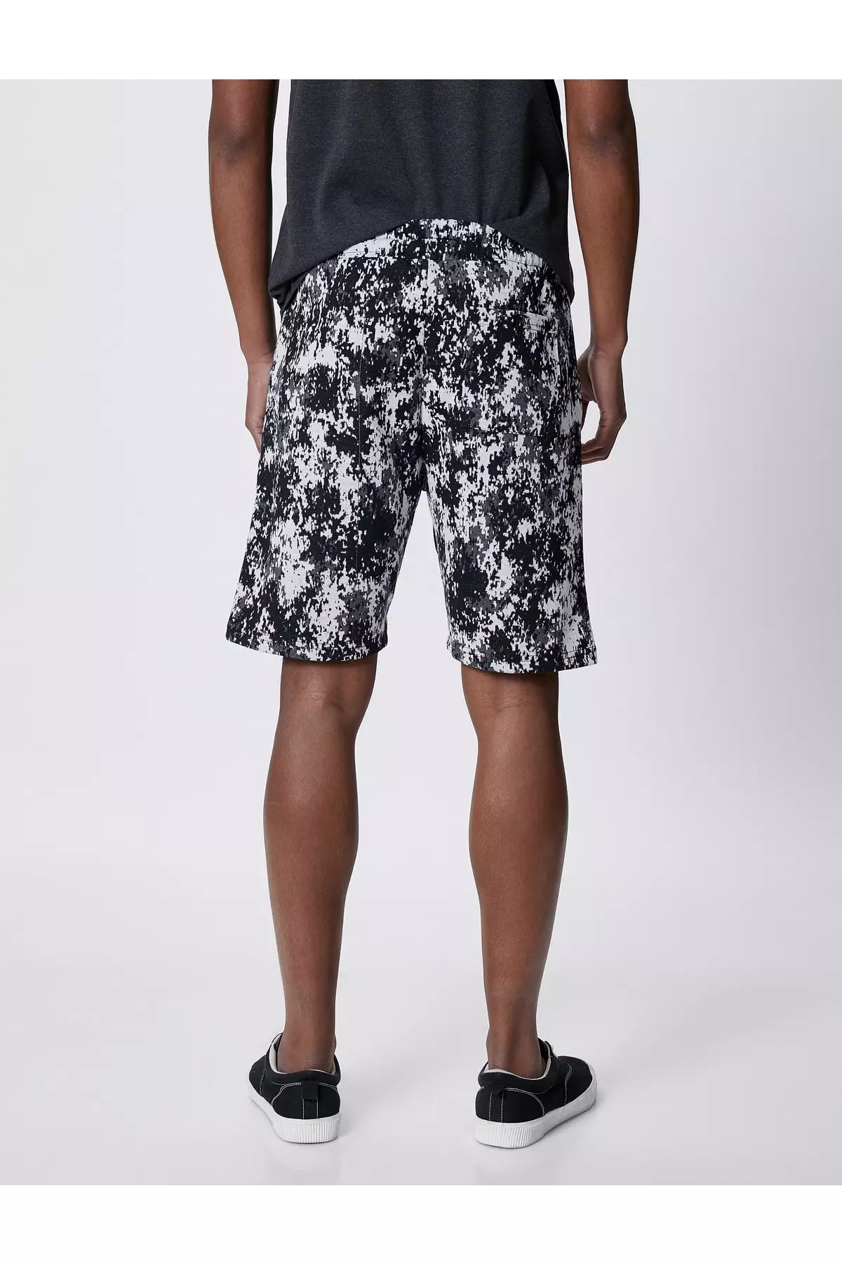 Balenciaga Knee-length shorts and long shorts for Women, Online Sale up to  61% off