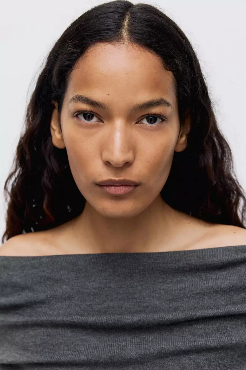 Off-the-shoulder jumper