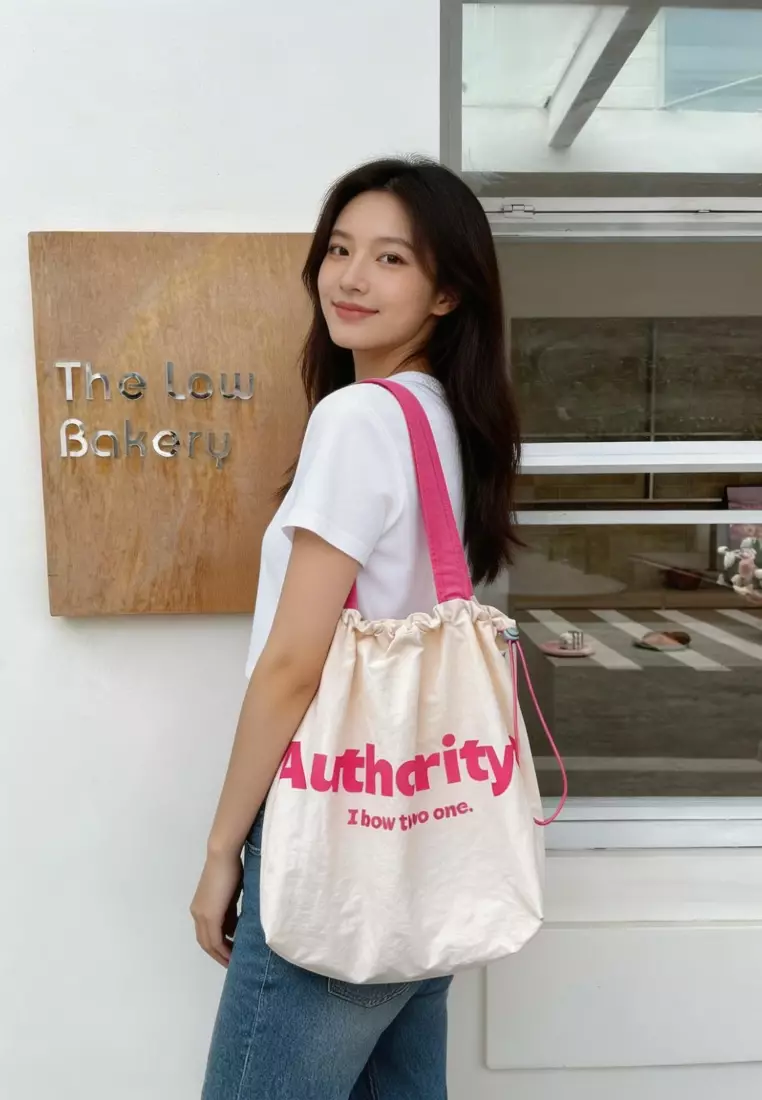Korean-style minimalist and versatile letter print tote bag CA26041071W