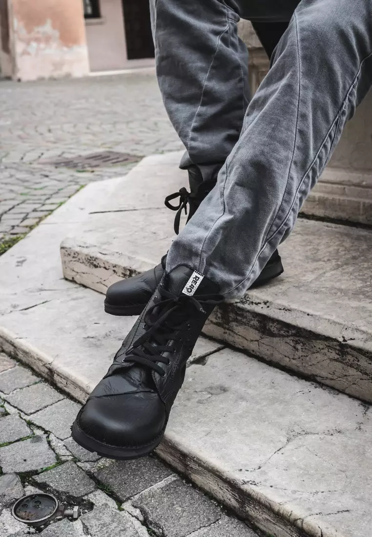 STAGE boots - Made from 100% Recycled Materials in Italy - Recycled boat sails, jeans and car tyres. Sail STAGE collection Boots - Black