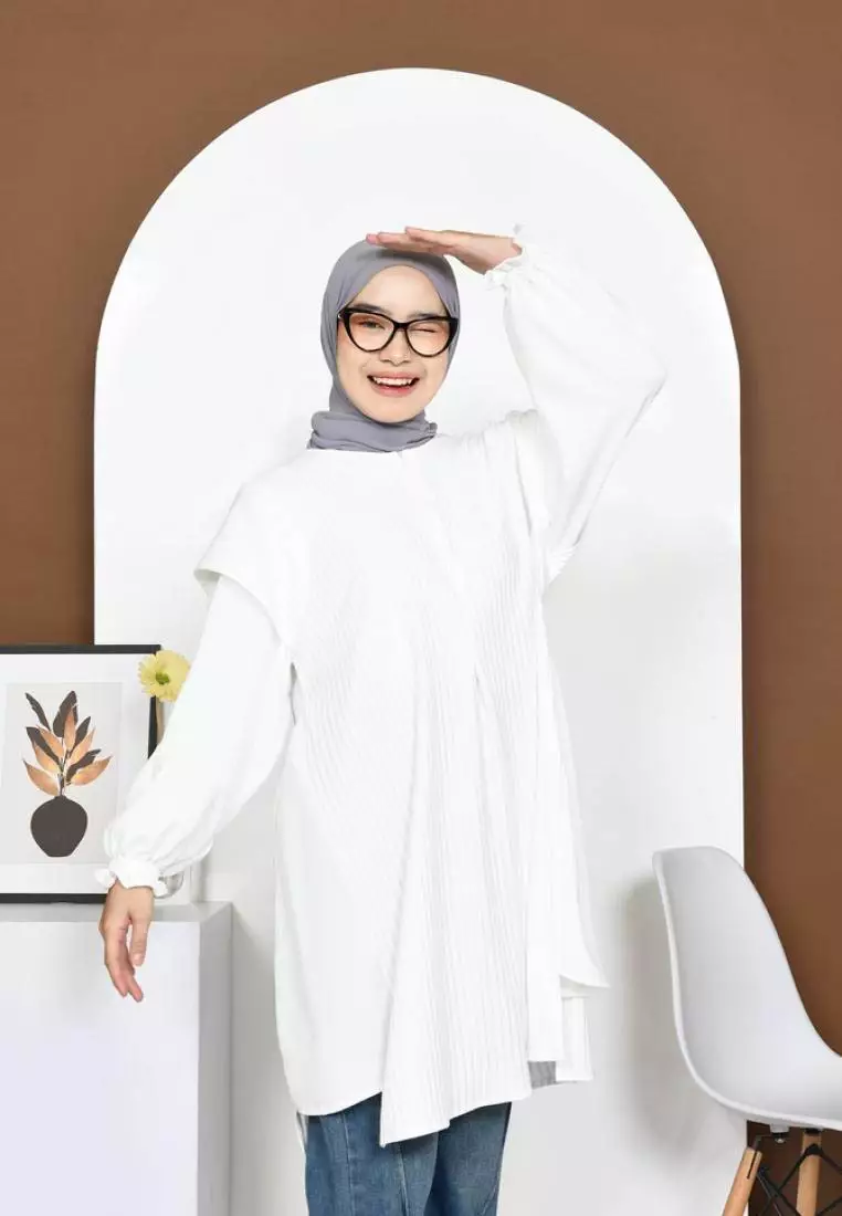 Gemma Two In One Tunic - White M18382 R43S2