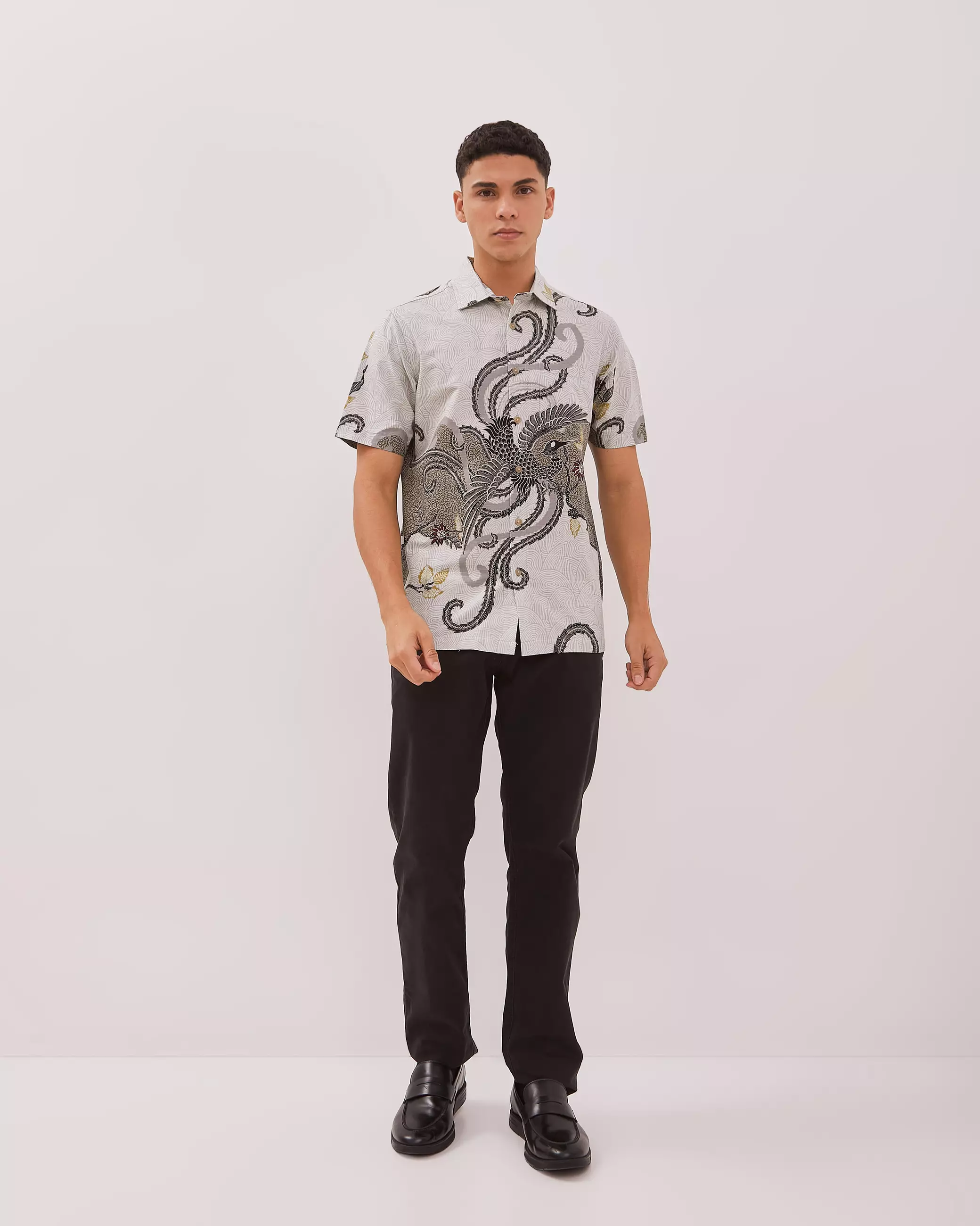 AMK Kemeja Batik Pria Lengan Pendek SHB Beringin Ss Light Grey
