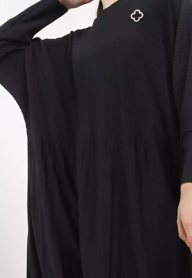 Dolman Sleeve Pleated Long Dress With Pearl Clover Pin