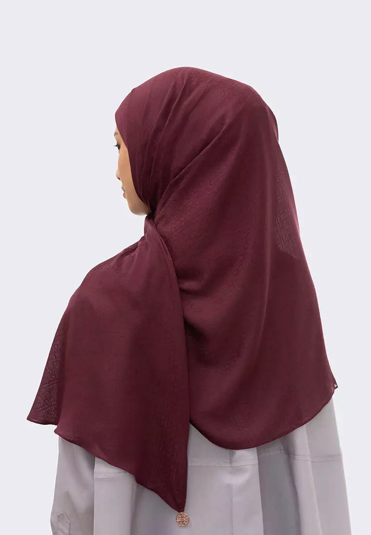 Ria Miranda Maroon Kayra Instant Hijab