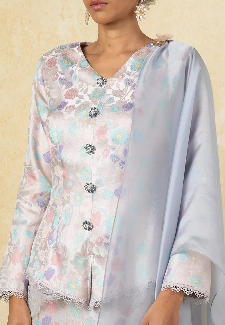 BAKAWALI KEBAYA WITH SELENDANG SET