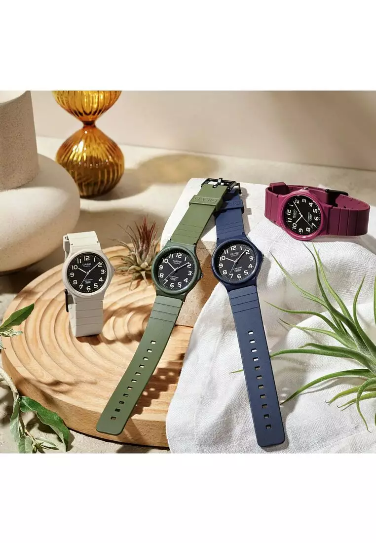 Men's Analog Watch MQ-24UC-2B Blue Resin Band