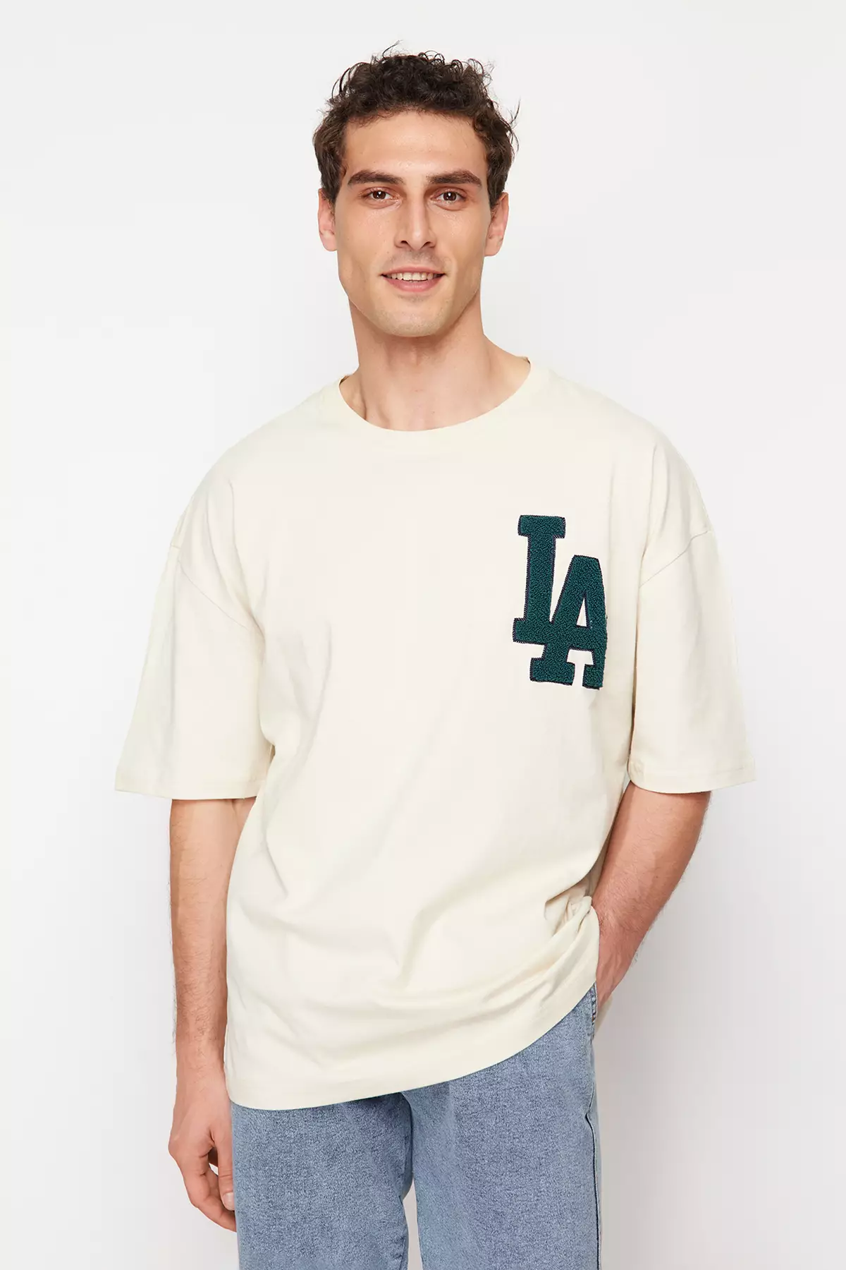 Crew Neck Embroidery T-Shirt
