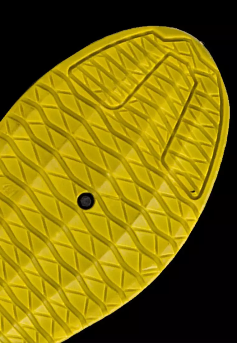 Elegant Grid Kicks