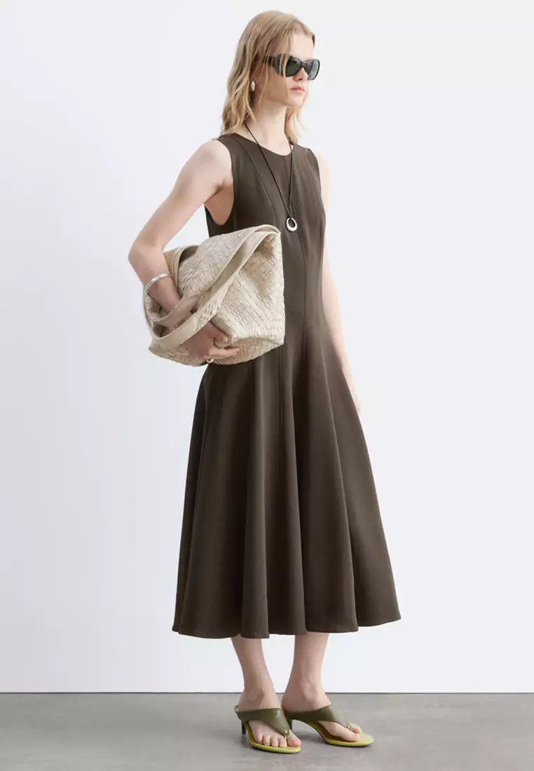 Vertical Cutline Midi Dress