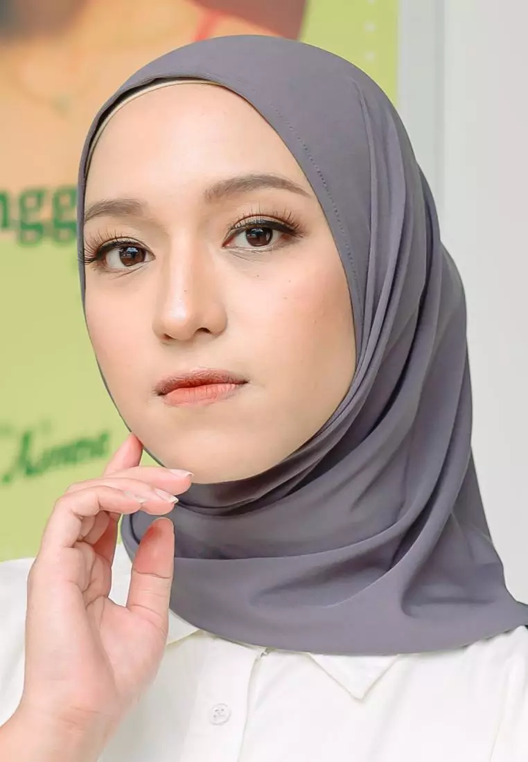 Qiya Instan Square (Hijab Sport Instan Segiempat Jersey) Stone Grey