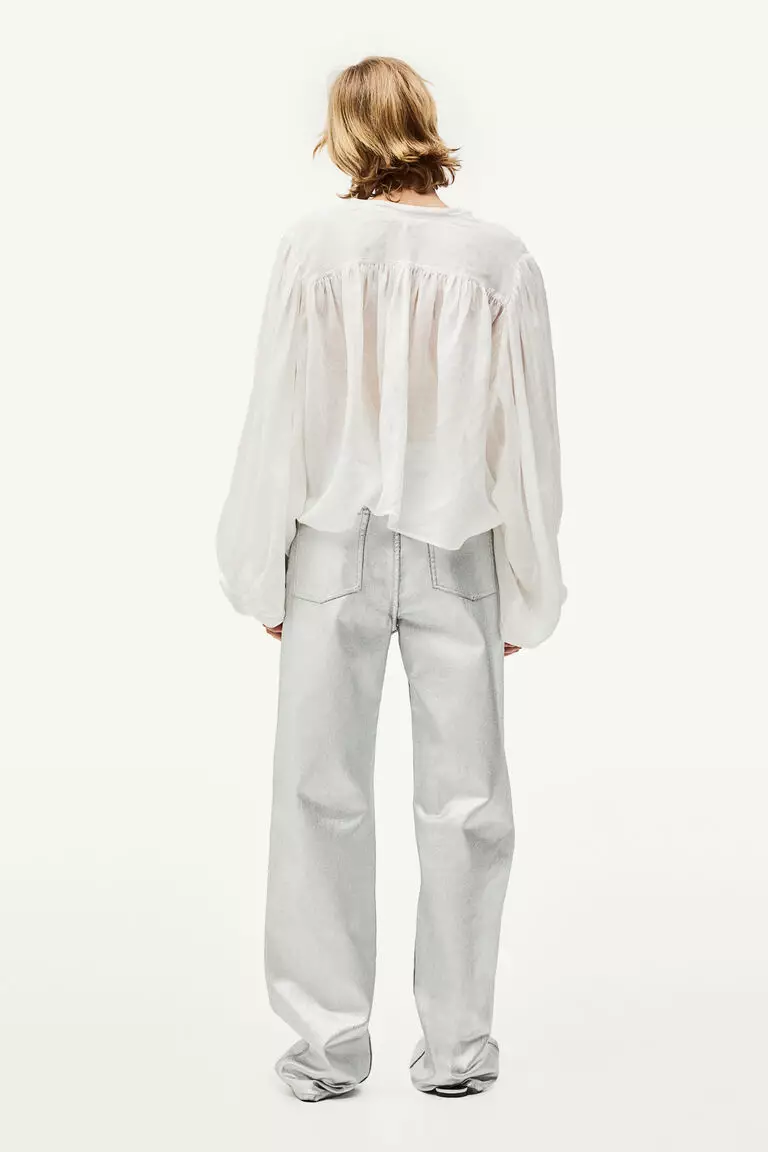 Balloon-sleeved ramie blouse