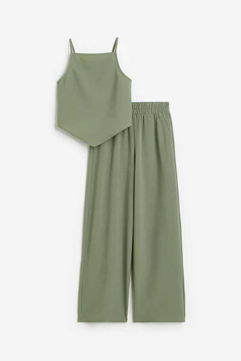 2-piece top and trousers set