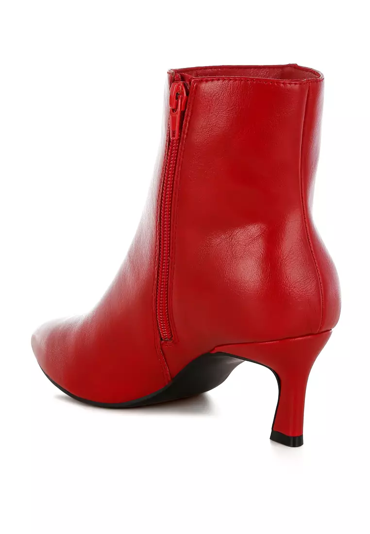 Sepatu bot kulit imitasi warna merah