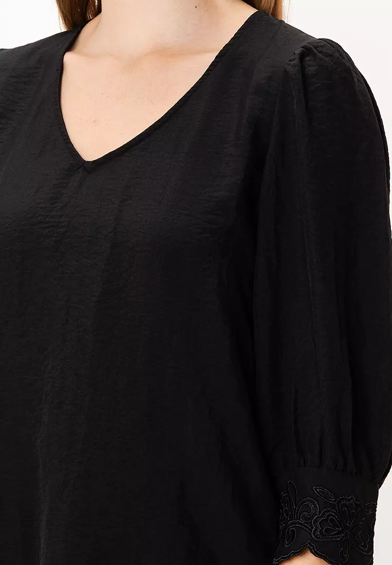 Train 3/4 Lace Top