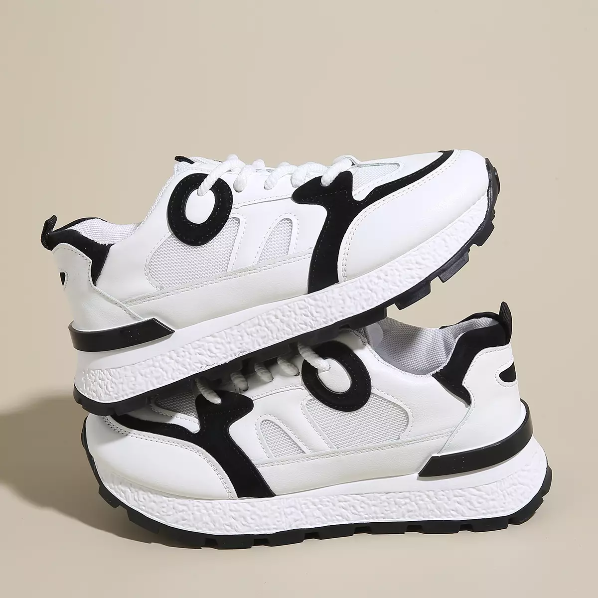 Sneakers Cewek Olahraga Modis Kasual Sepatu Wanita Bertali WL2481