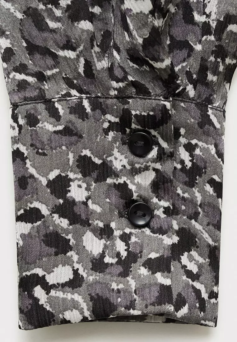 Leopard-Print Blouse With Collar and Bow